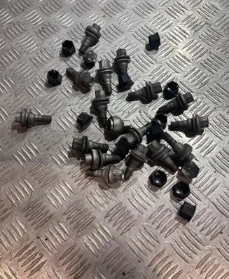 Citroen C4 III e-C4 Nuts/bolts PK19365