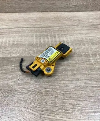 Opel Vectra C Airbag deployment crash/impact sensor 13256900