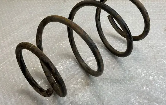 BMW 5 E39 Front coil spring 