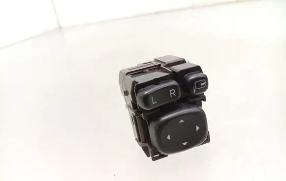 Toyota Avensis T270 Wing mirror switch 183646