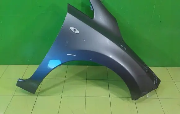 Nissan Leaf I (ZE0) Fender PRZOD PRAWY