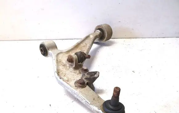 Nissan X-Trail T30 Front lower control arm/wishbone 