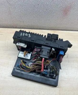 Mercedes-Benz E W211 Fuse module 2115453801