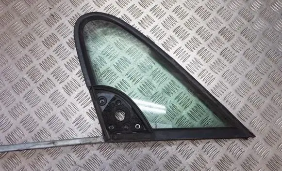 Peugeot 307 Front door vent window glass four-door 