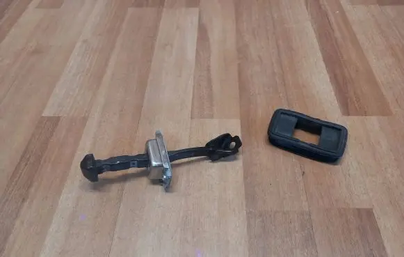 Renault Megane IV Front door check strap stopper 804305943R