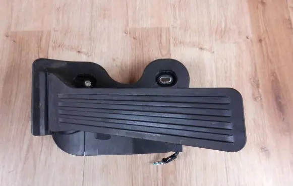 Mazda 6 Accelerator throttle pedal GHP941600C 07012015 6PV31204107
