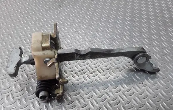 Renault Espace - Grand espace IV Rear door check strap stopper
