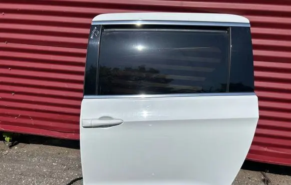 Chrysler Pacifica Side sliding door 