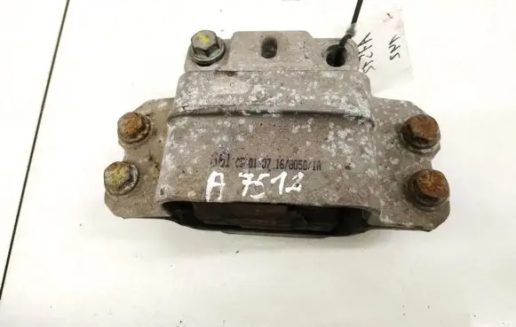 Skoda Octavia Mk2 (1Z) Engine mount bracket 173149A