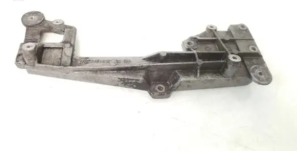 Volkswagen PASSAT B6 Other engine bay part 03G131159