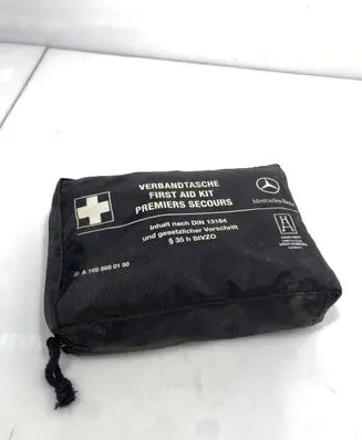 Mercedes-Benz C W204 First aid kit A1698600150