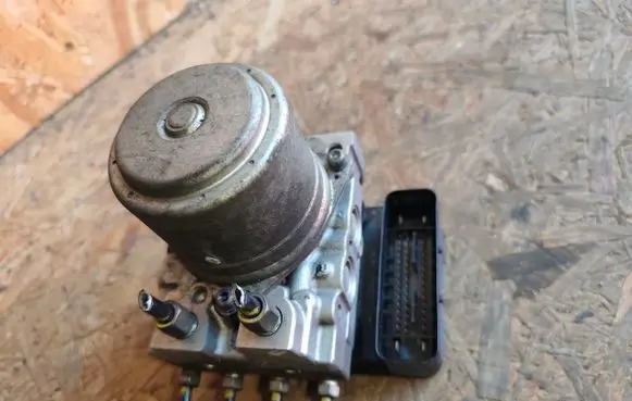 Honda Legend ABS Pump 006V95152