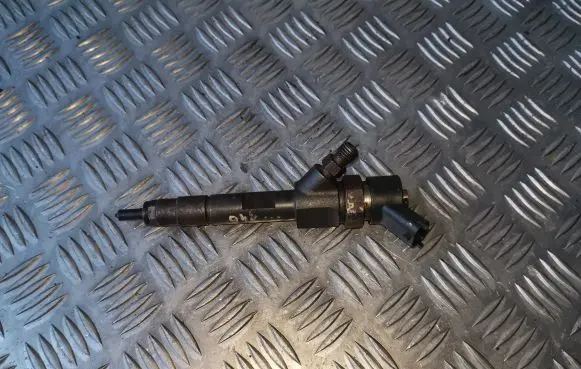 Volvo S40, V40 Fuel injector 0445110146 8200238528