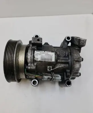 Renault Clio III Air conditioning (A/C) compressor (pump) 8200953359A