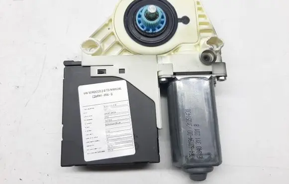Volkswagen Scirocco Front door window regulator motor 5K0959793A