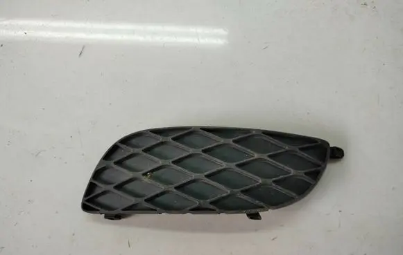Toyota Yaris Front bumper lower grill 521280D010