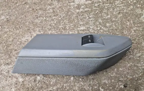 Ford Mustang V Front door window switch trim 6R3314A564CFW 4R331464B 6R3314A564