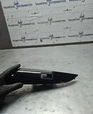 Mazda 3 I Electric window control switch 03123101