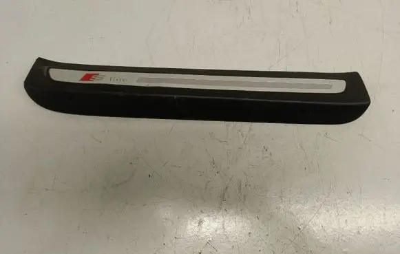 Audi Q7 4L Rear sill trim cover 4L0853375E