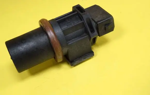 Volkswagen Golf III Speed sensor (speedometer sensor) 357919149