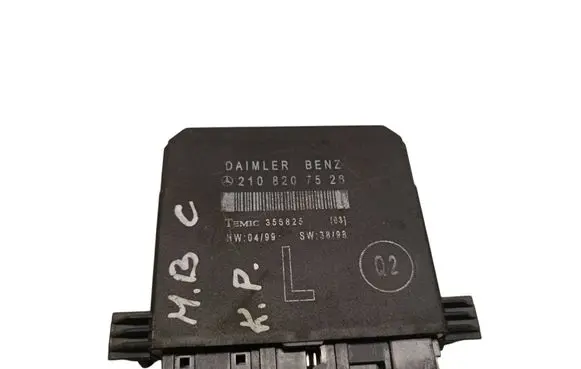 Mercedes-Benz E W210 Door control unit/module 2108207526 356825