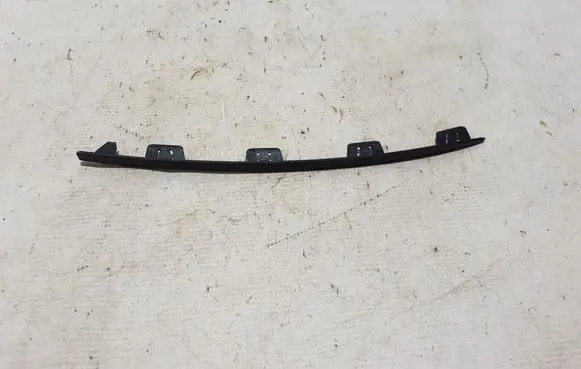 Front bumper splitter molding