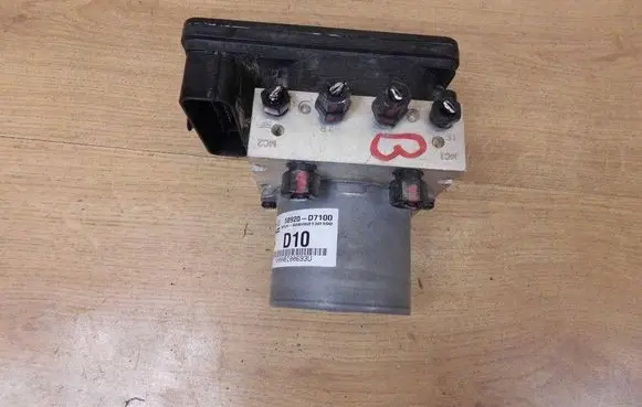 Hyundai Tucson TL ABS Pump 58920D7100 BE6003R100