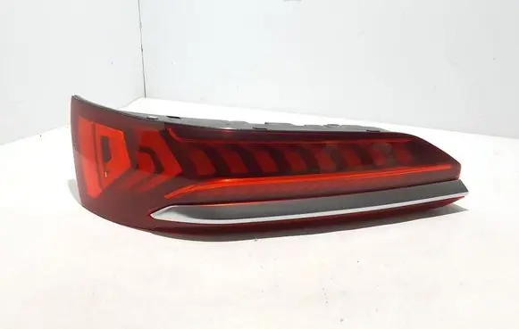 Audi Q7 4M Rear/tail lights 4M0945093F