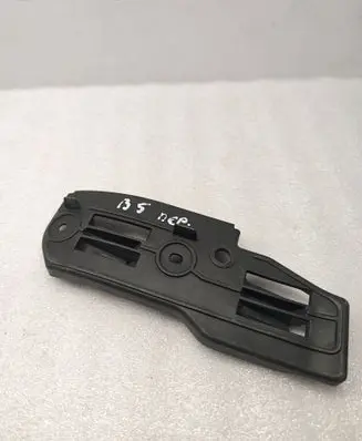 Volkswagen PASSAT B5.5 Front bumper mounting bracket 3B0807183E