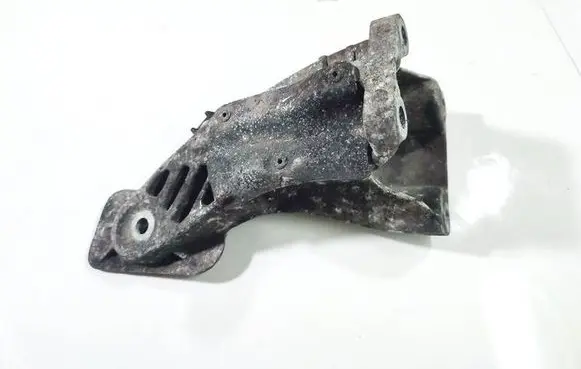 BMW 5 E60 E61 Engine mounting bracket 2211677705301 13807410