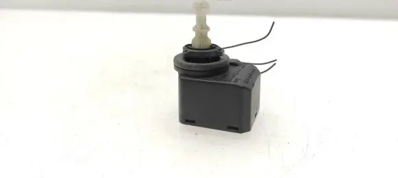 Headlight level adjustment motor