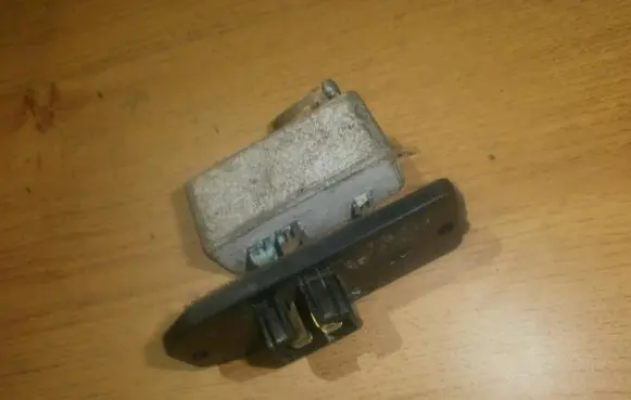 Mitsubishi Carisma Heater blower motor/fan resistor 