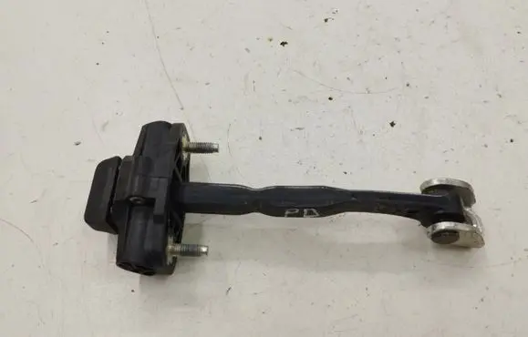 Ford C-MAX II Front door check strap stopper