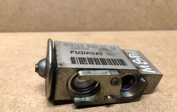 Mercedes-Benz A W168 Air conditioning (A/C) expansion valve A1688300284