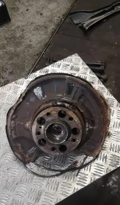 Mercedes-Benz C W203 Rear wheel hub