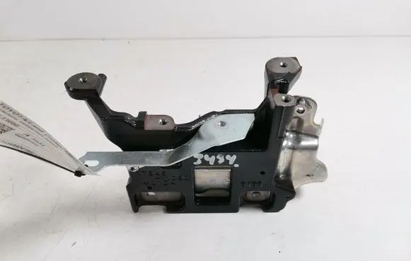 Toyota Land Cruiser (J150) Intercooler pipe mounting bracket 17945-11050