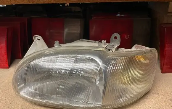 Ford Escort Headlight/headlamp
