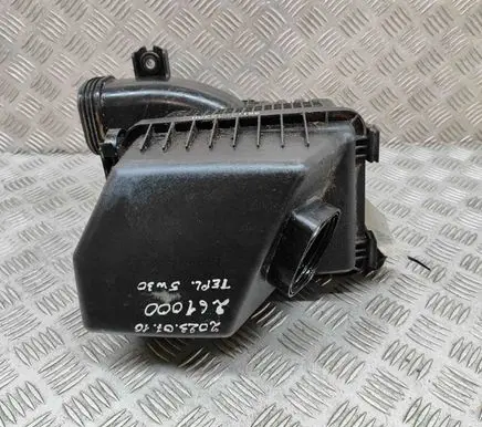 Hyundai i40 Air filter box 281103Z300