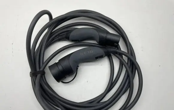 Mercedes-Benz EQC Electric car charging cable A000583405