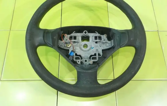 Peugeot Partner Steering wheel 17AB45