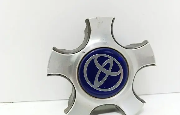 Toyota Avensis Verso Original wheel cap 