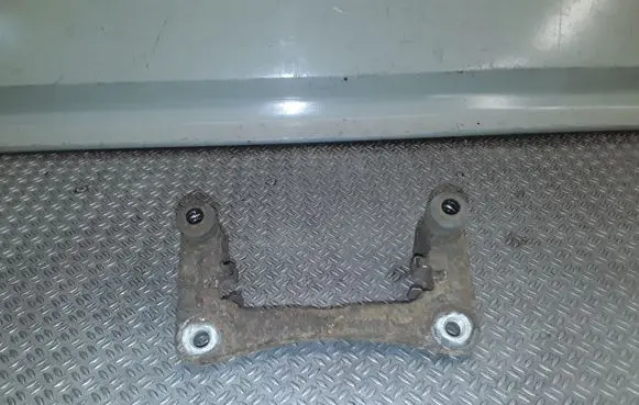 Jeep Patriot Brake caliper pad carrier rear 