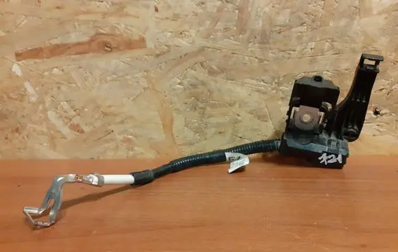 Lexus CT 200H Negative earth cable (battery) 8211247030 721