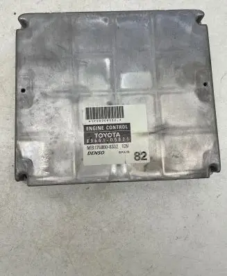 Toyota Avensis T250 Engine control unit/module 8966105821 1758008332 MB1758008332