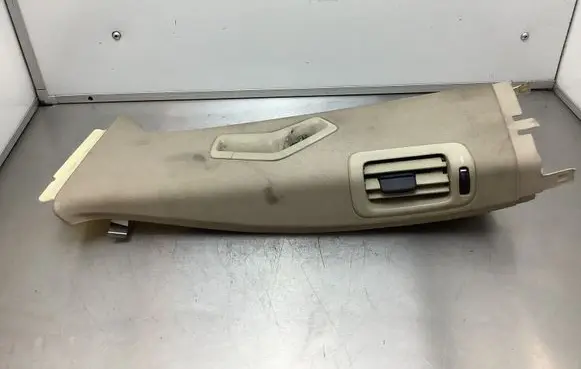 Volvo V70 (B) pillar trim (top) 06E5365