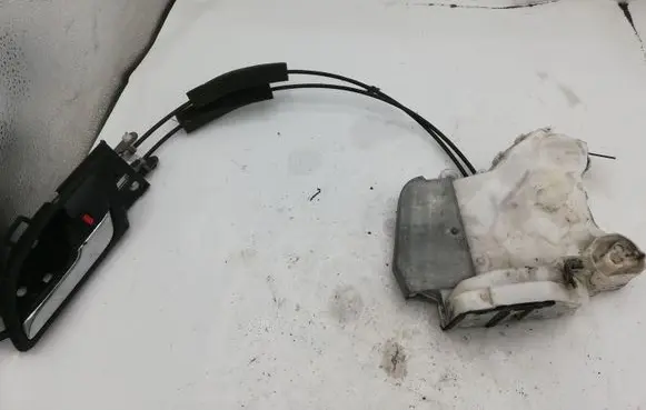 Honda CR-V Front door lock 72111SWAE1