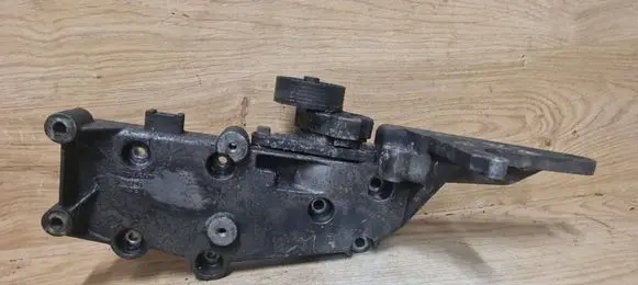 Volvo V70 Engine mounting bracket 9497106