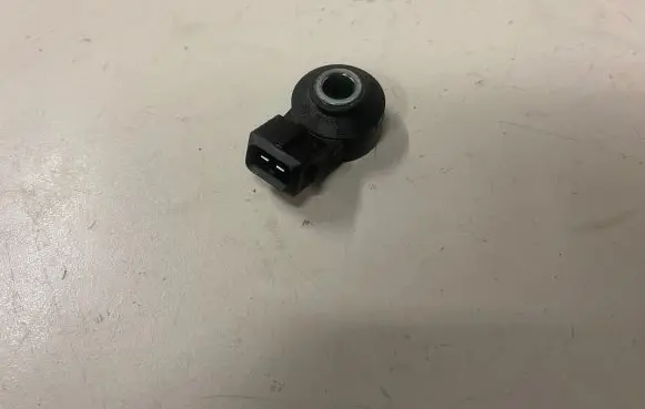 BMW 5 E60 E61 Detonation knock sensor 7636937