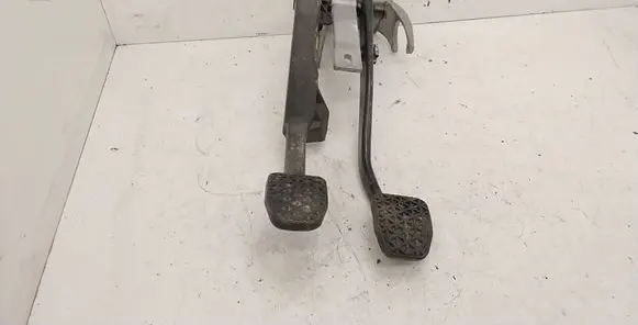 BMW 3 E36 Pedal assembly 1161963