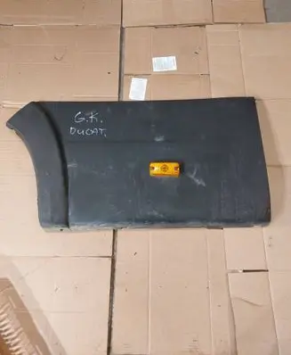 Rear fender molding trim